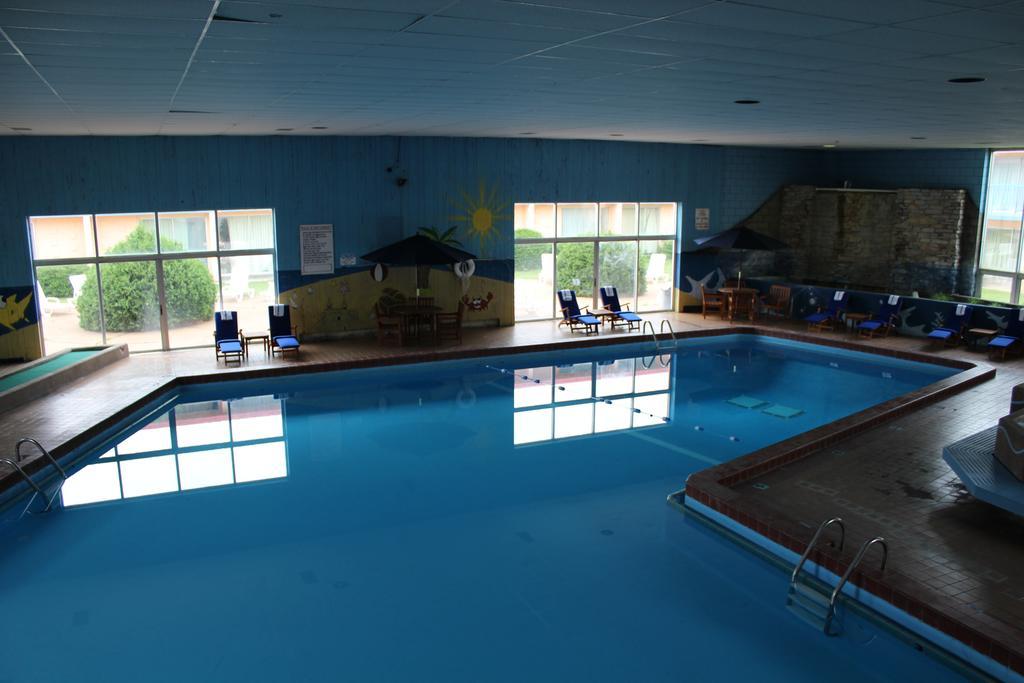 Rodeway Inn & Suites Rockford Extérieur photo