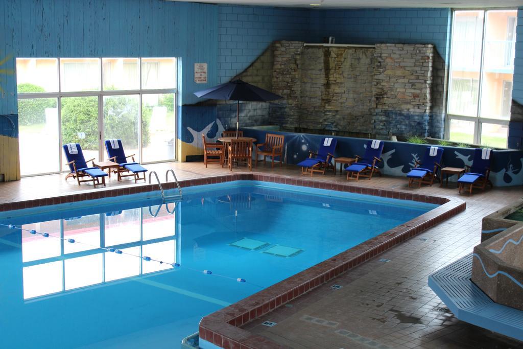 Rodeway Inn & Suites Rockford Extérieur photo