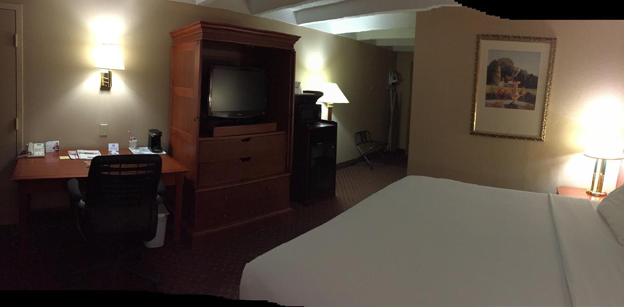Rodeway Inn & Suites Rockford Extérieur photo