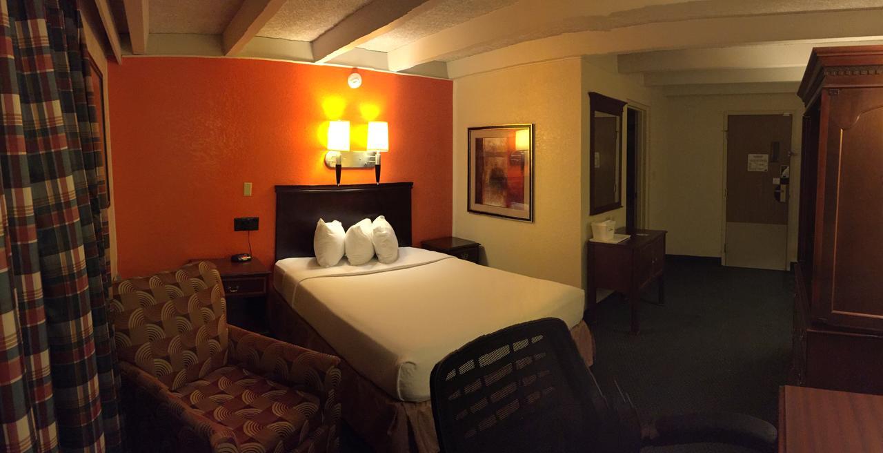 Rodeway Inn & Suites Rockford Extérieur photo
