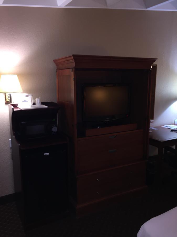 Rodeway Inn & Suites Rockford Extérieur photo