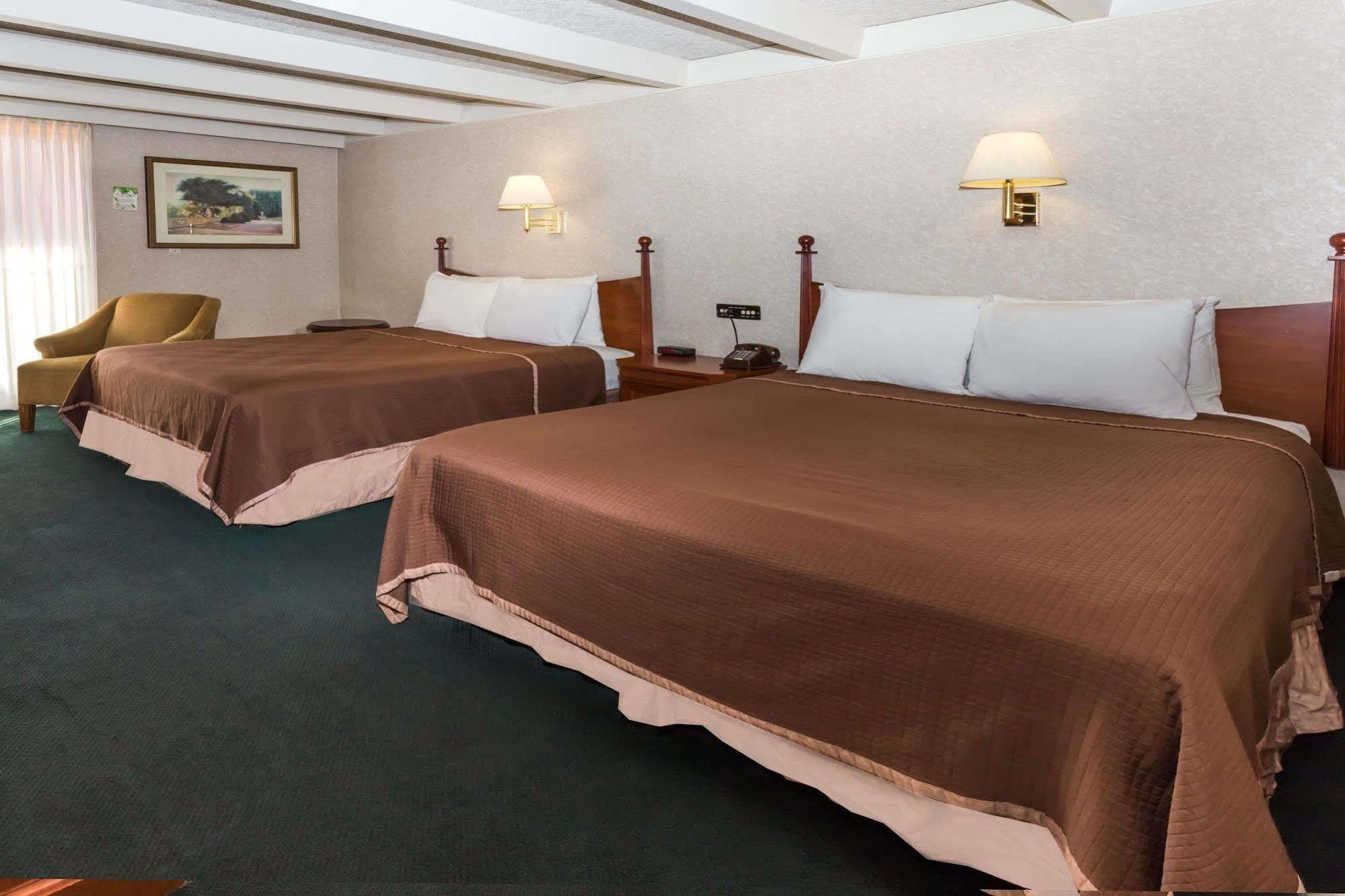 Rodeway Inn & Suites Rockford Extérieur photo